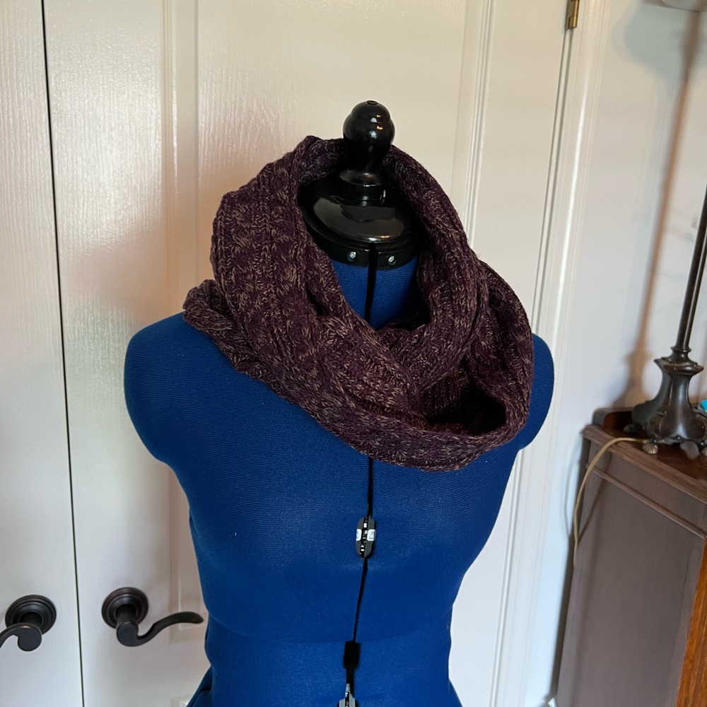 INFINITY SCARF✨Knitted Purple/Plum Winter Scarf - One Size